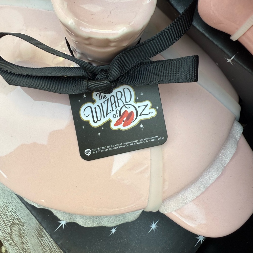 💕 Rae Dunn x The Wizard of Oz Pink Wicked ‘Good Witch’ & ‘Glinda’ Brie Baker NWT - Picture 6 of 7